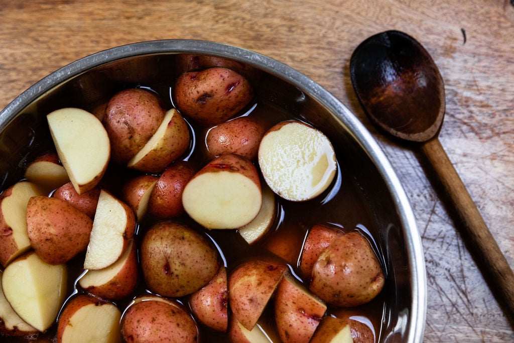 Masala-roasted-potatoes-in-pot